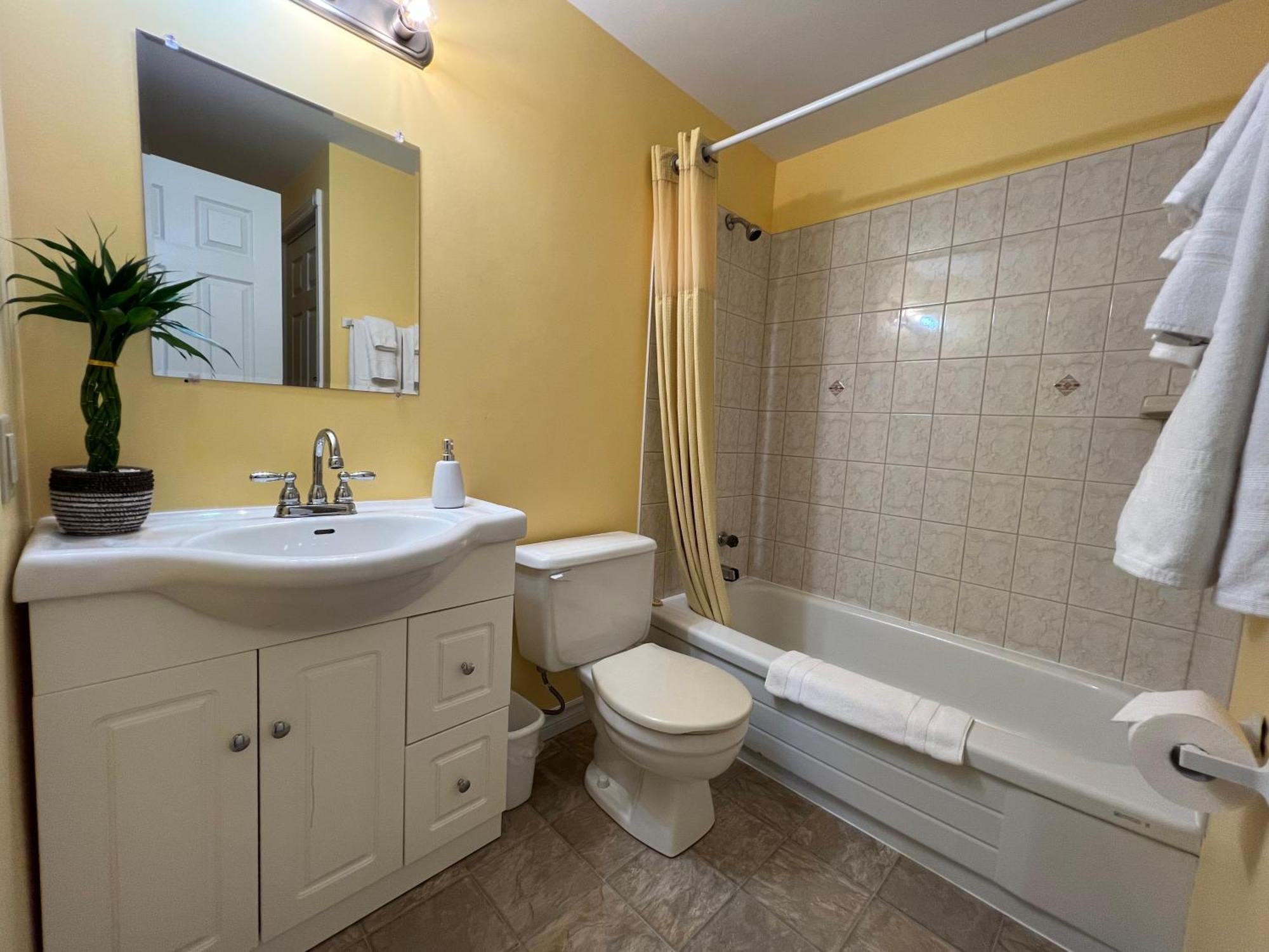Lee'S Ocean Peek B & B Stratford Exterior photo